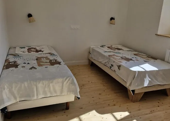 Familia 6 A 8 Places Saint-Genis-de-Saintonge